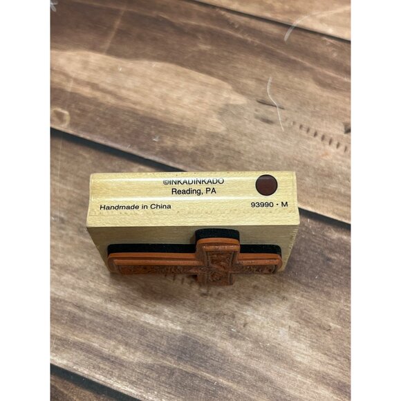 INKADINKADO 93990-MCROSS WITH LEAF WOOD MOUNTED RUBBER STAMP - Picture 3 of 4